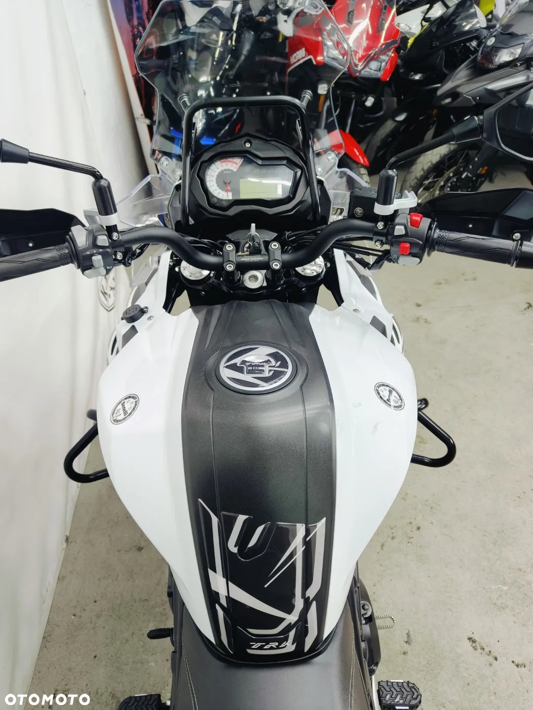 Benelli TRK 502X - 13