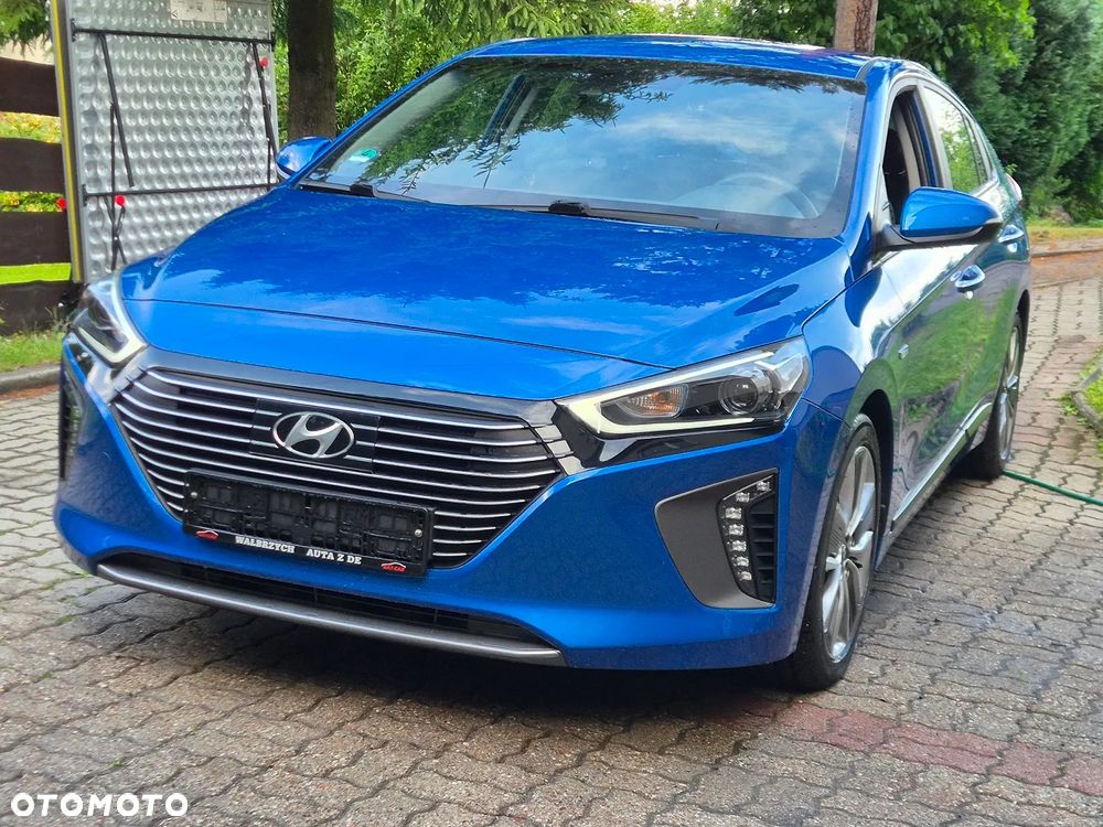 Hyundai IONIQ - 10
