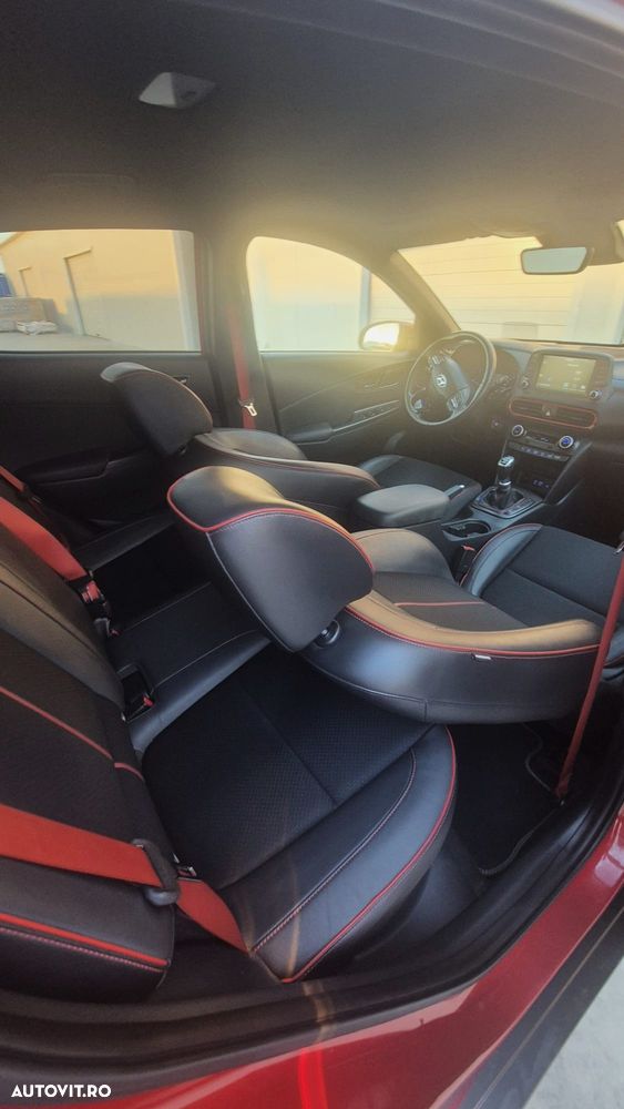 Hyundai KONA - 13