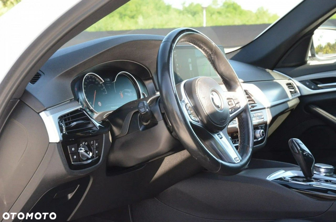 BMW Seria 5 530i xDrive GPF M Sport sport - 16