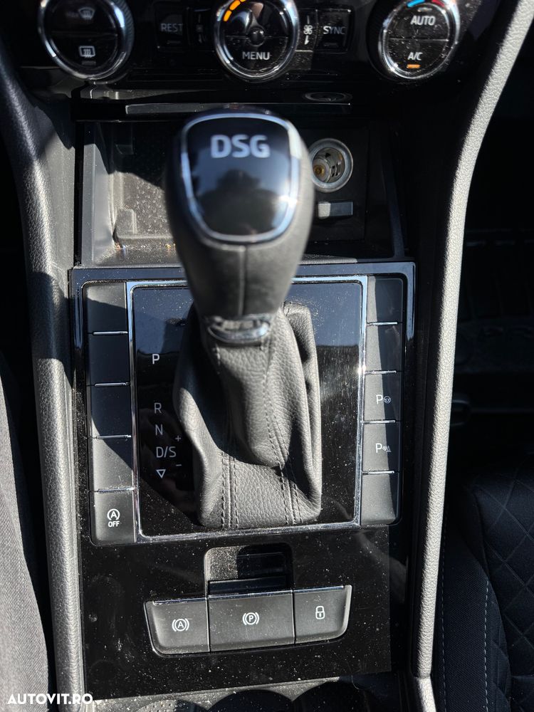 Skoda Superb Combi 2.0 TDI DSG Style - 13