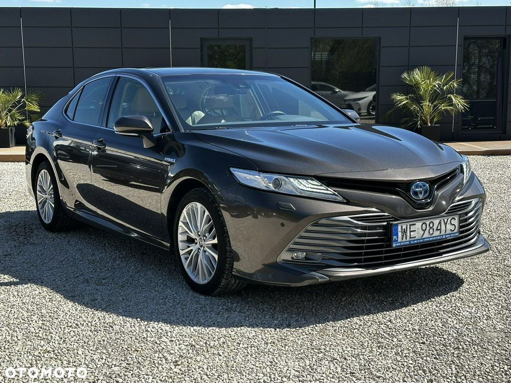 Toyota Camry - 3
