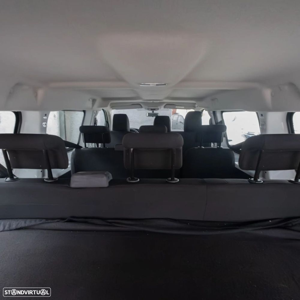 Peugeot Traveller - 10