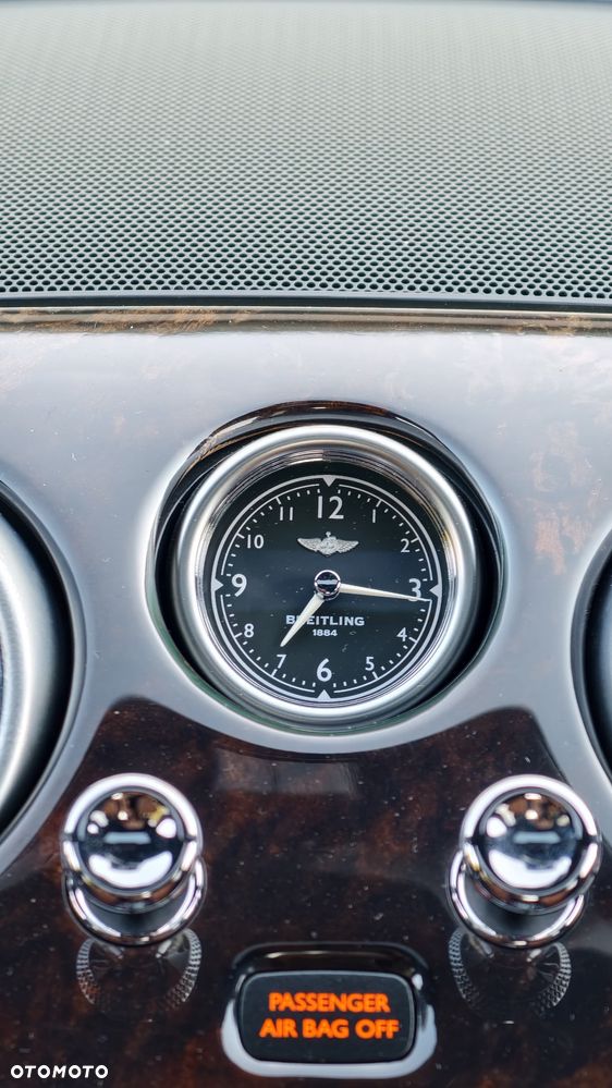 Bentley Flying Spur V8 S - 21