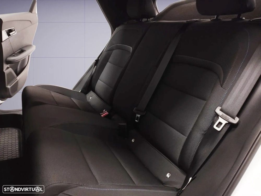 MG MG4 64 kWh Luxury - 11