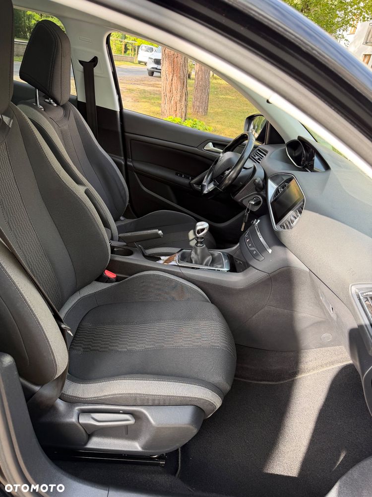 Peugeot 308 - 24