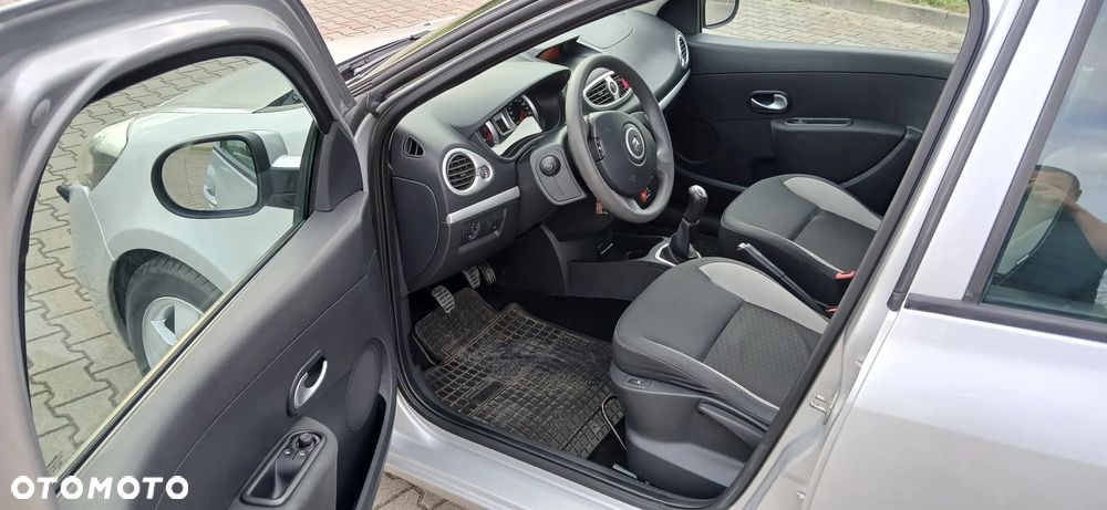 Renault Clio - 7