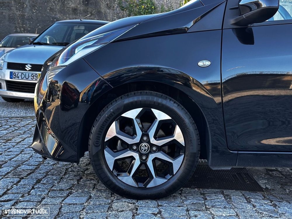 Toyota Aygo 1.0 X-Clusiv Black - 4