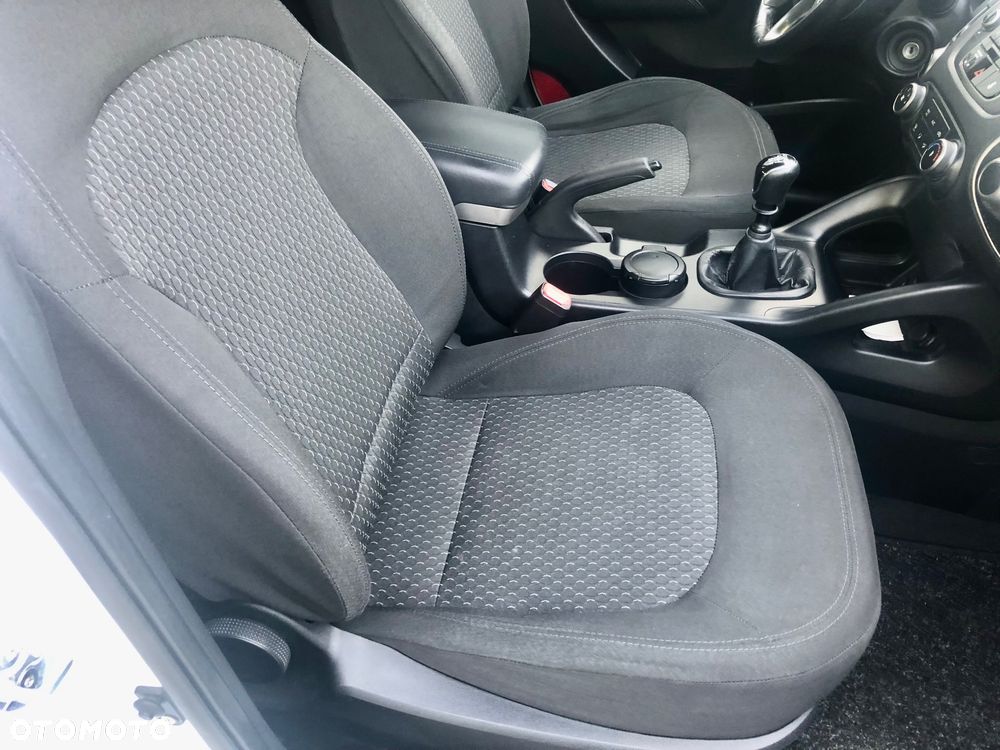 Hyundai ix35 1.6 2WD blue Style - 13