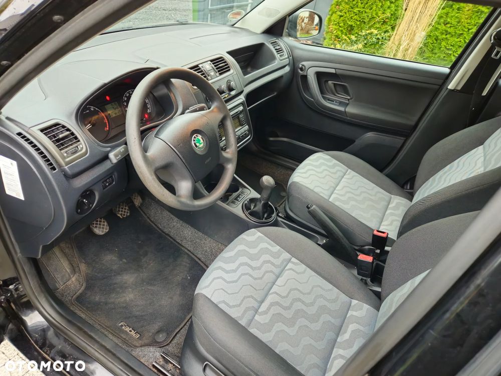 Skoda Fabia 1.2 HTP Active - 10