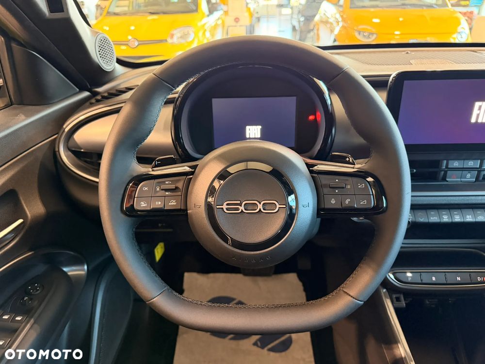 Fiat 600 1.2 Turbo Sport eDCT - 19