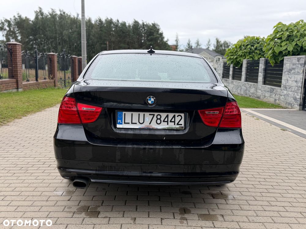BMW Seria 3 318d DPF Edition Sport - 16
