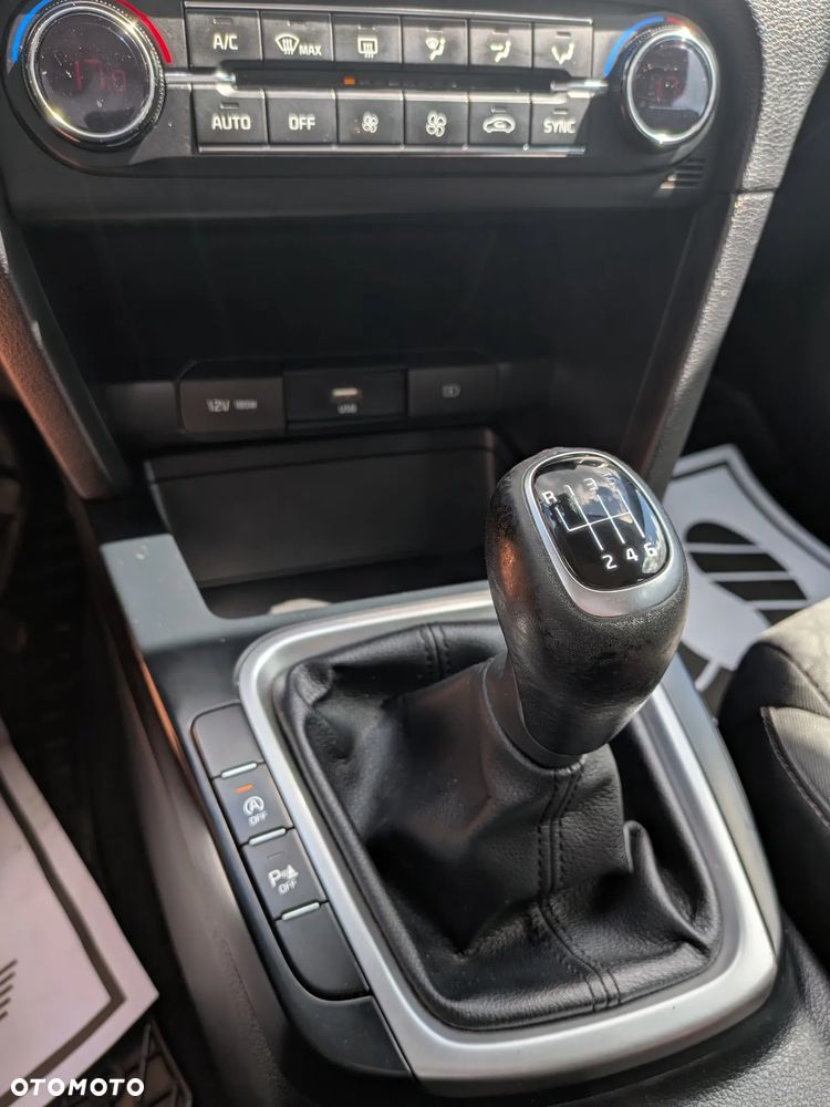 Kia Ceed 1.6 CRDi SCR L Business Line - 13