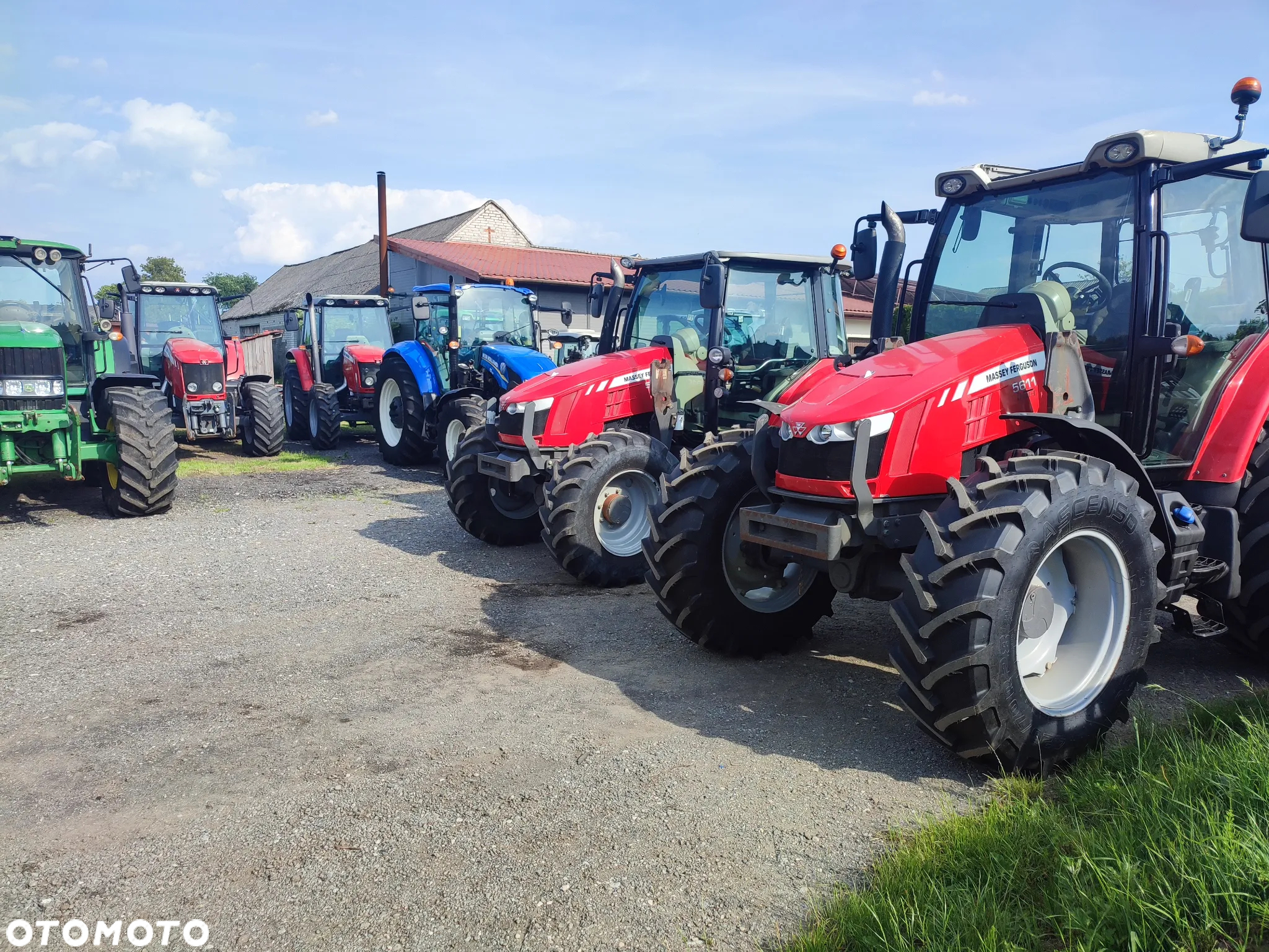 Massey Ferguson 5611 z ladowaczem - 10