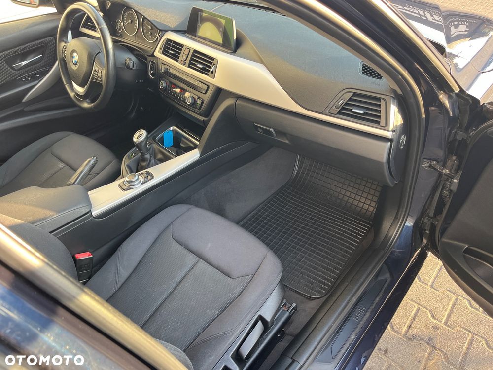 BMW Seria 3 318d Sport Line - 15