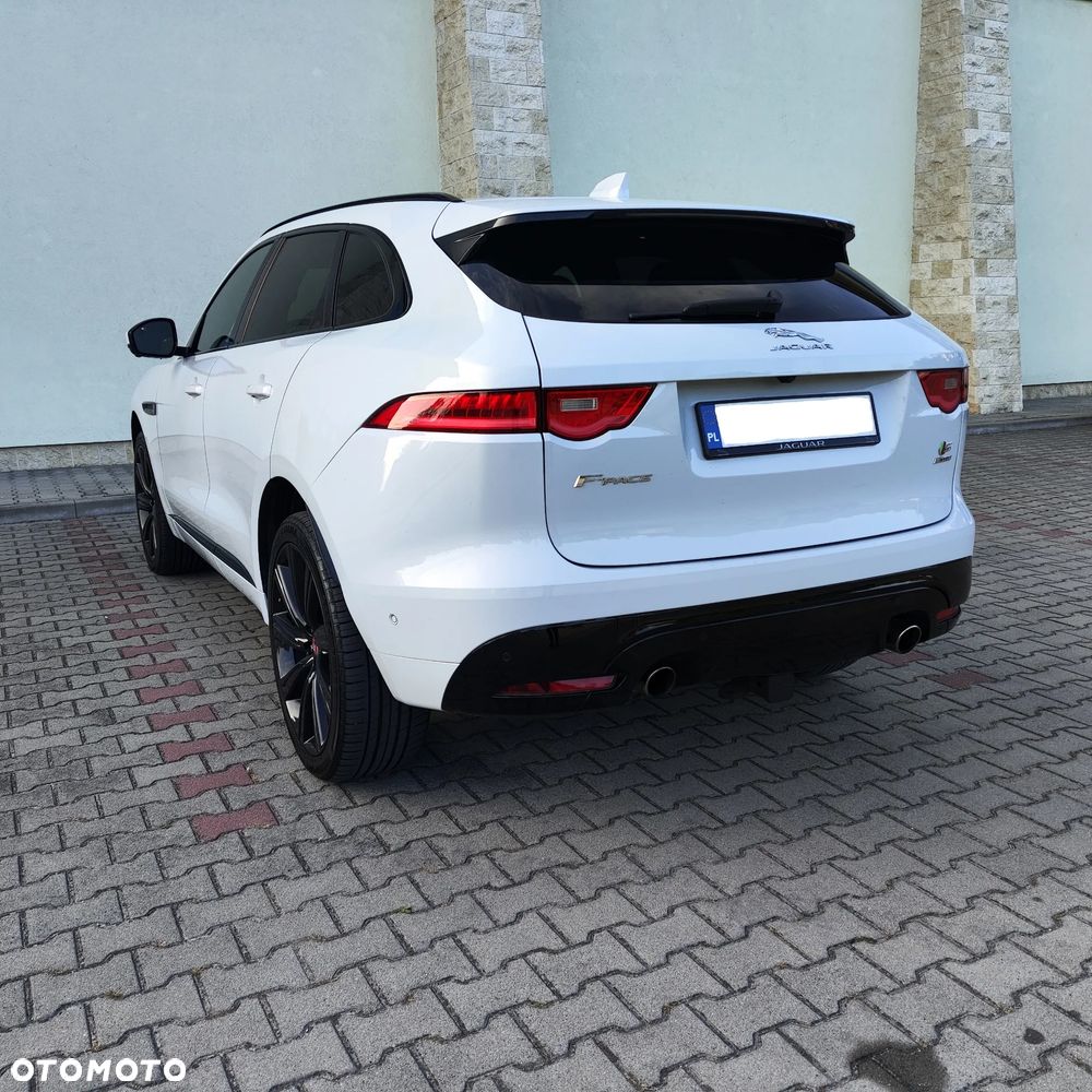 Jaguar F-Pace S AWD - 11