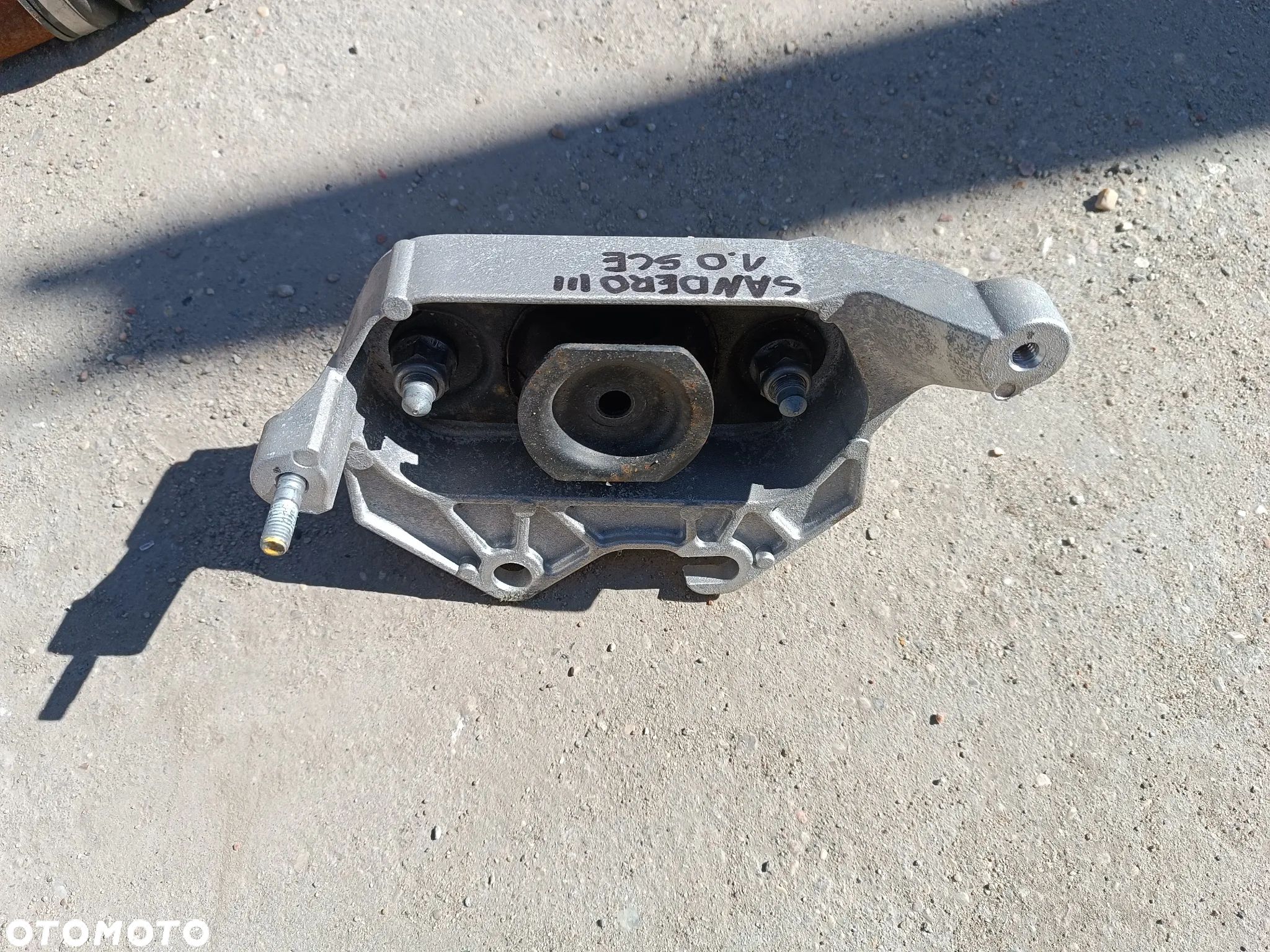 ŁAPA PODUSZKA SKRZYNI 11235643R DACIA SANDERO III - 1