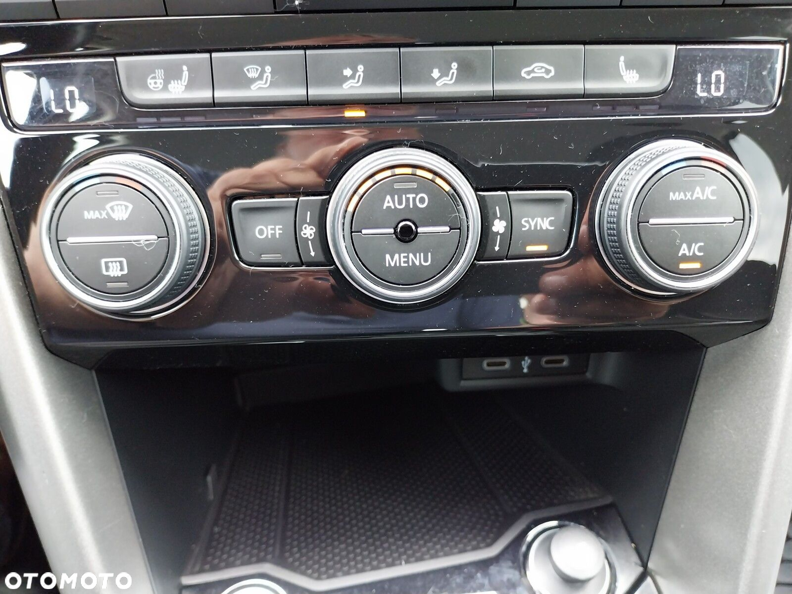 Volkswagen T-Roc - 25