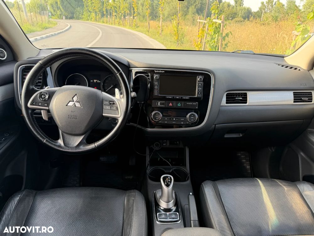 Mitsubishi Outlander 2.0 4WD - 13