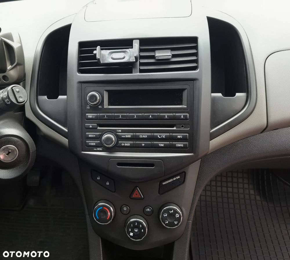 Chevrolet Aveo 1.2 LT+ - 11