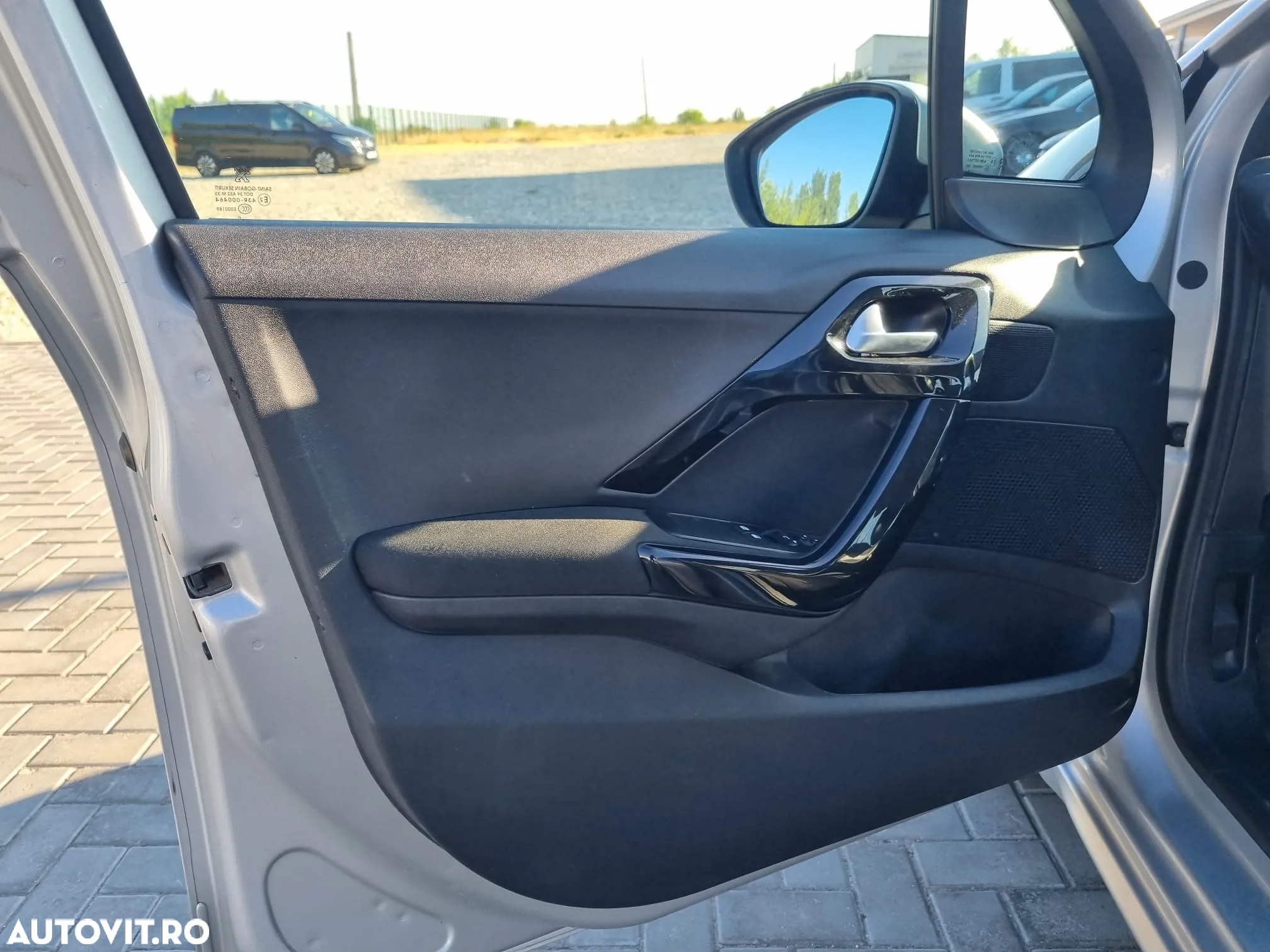 Peugeot 208 1.2 L PureTech Access - 23
