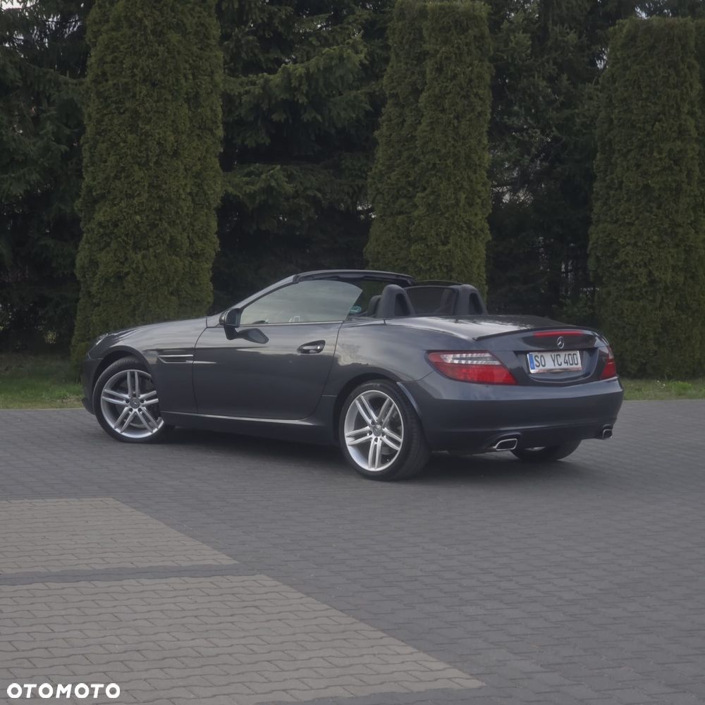 Mercedes-Benz SLK 200 (BlueEFFICIENCY) 7G-TRONIC - 11