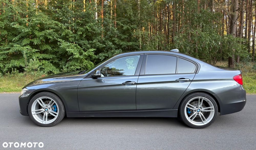 BMW Seria 3 318d Sport Line - 12