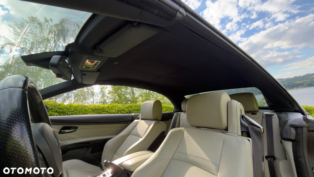 BMW Seria 3 330i - 23