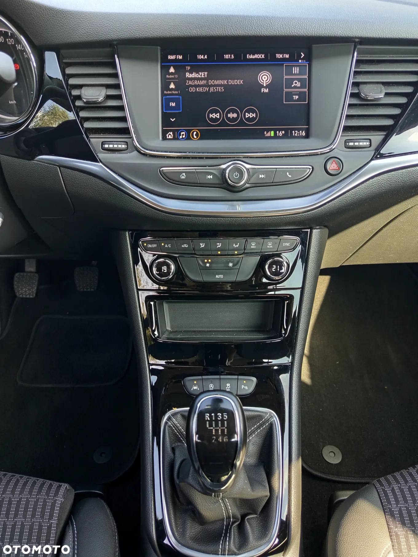 Opel Astra V 1.2 T Elegance S&S - 10