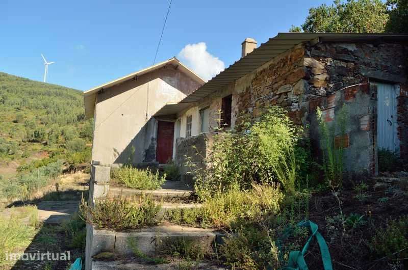 Casa antiga e terreno - Grande imagem: 3/11