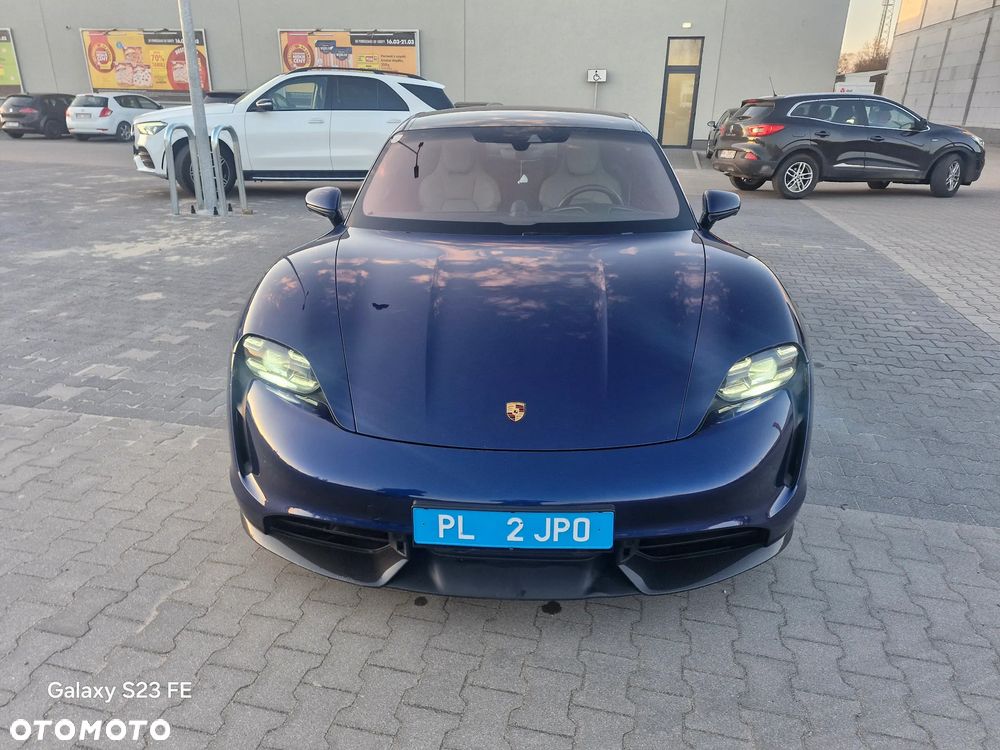 Porsche Taycan Turbo S - 8