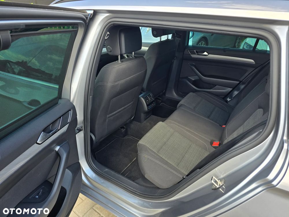 Volkswagen Passat Variant - 9