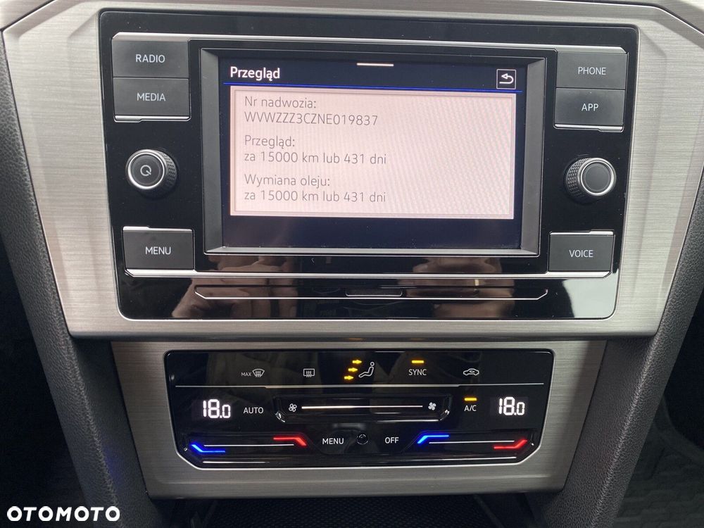 Volkswagen Passat - 28