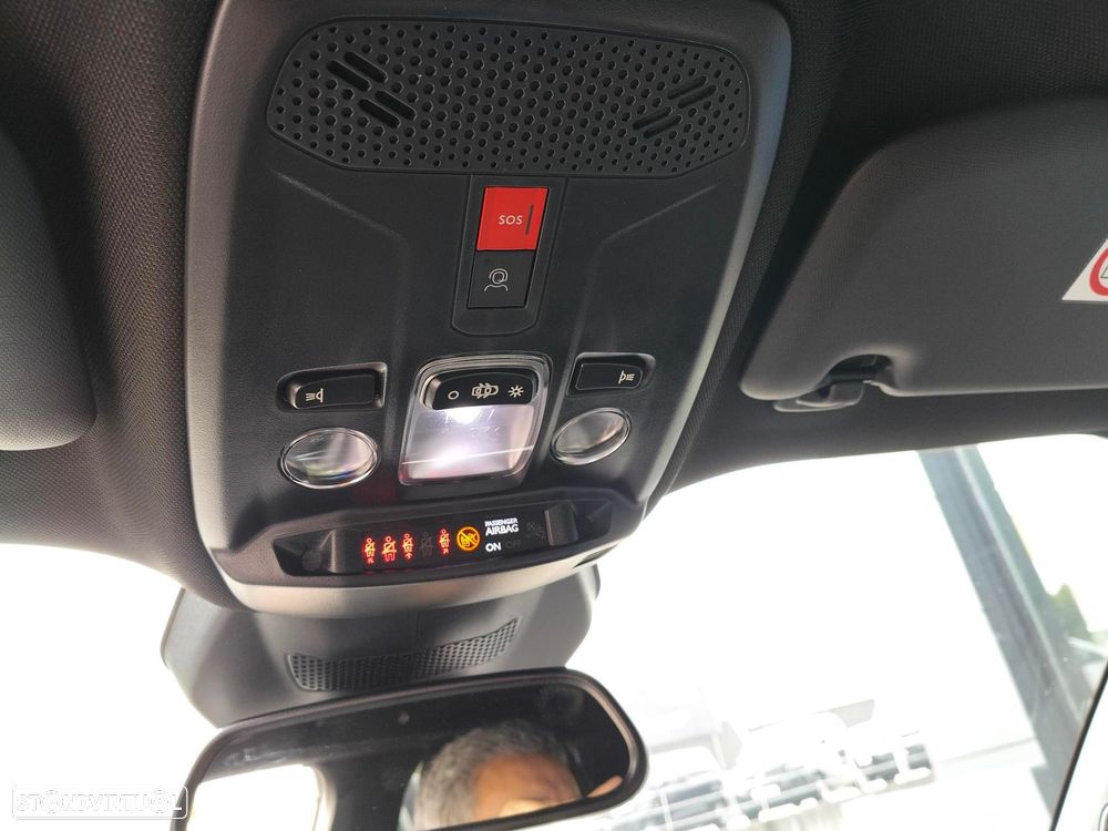 Peugeot 2008 1.2 PureTech Allure - 12