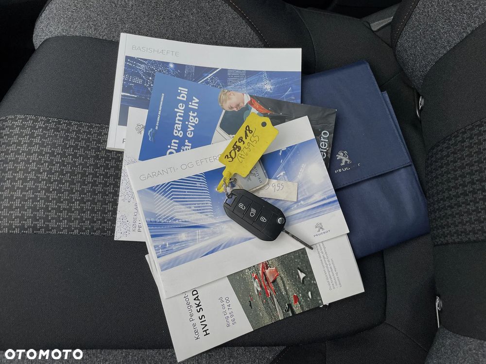 Peugeot 3008 1.2 PureTech GPF Allure S&S - 37