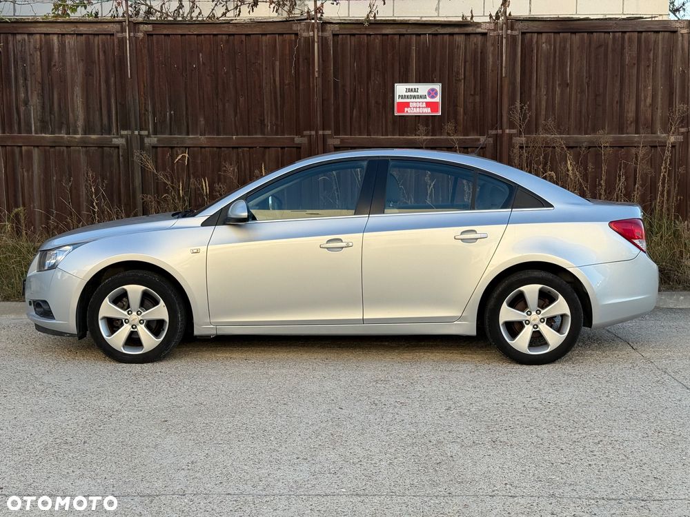 Chevrolet Cruze 1.8 LS - 5