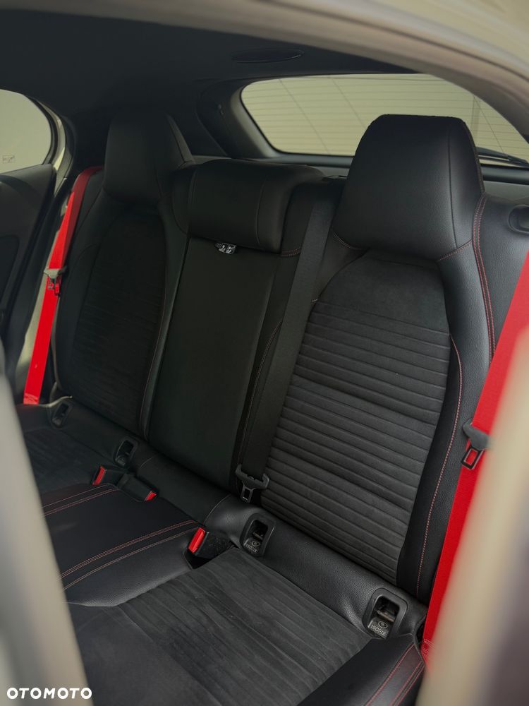 Mercedes-Benz GLA 45 AMG 4-Matic Edition 1 - 16