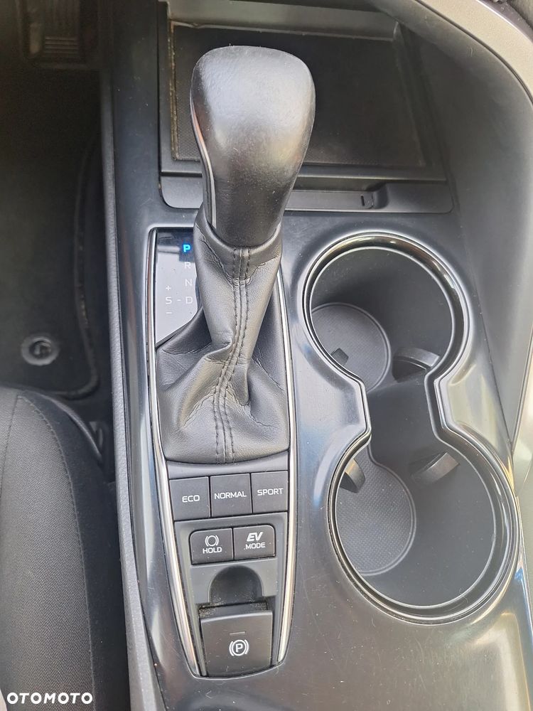 Toyota Camry 2.5 Hybrid Comfort CVT - 33
