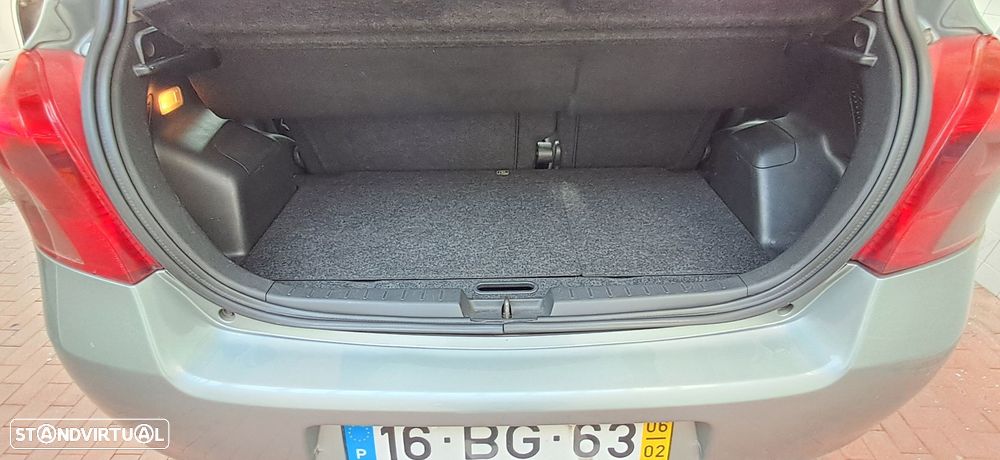 Toyota Yaris 1.4 D-4D - 10