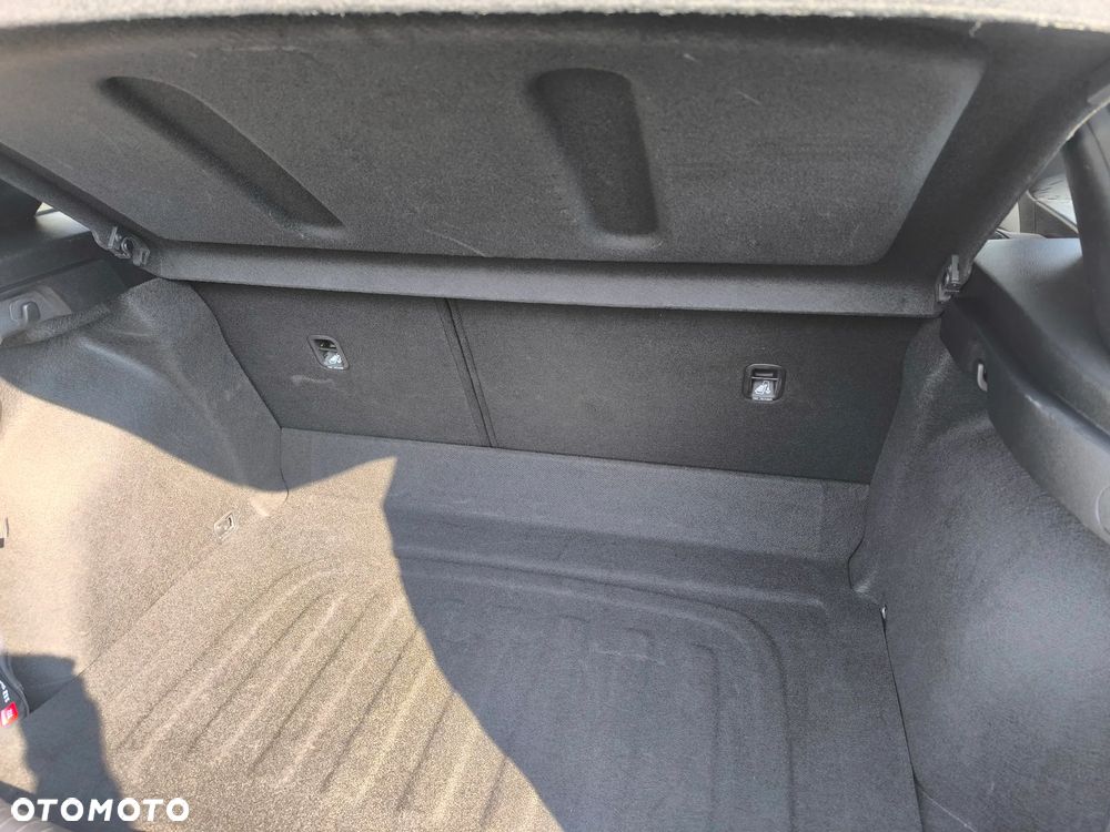 Kia Ceed 1.6 GDI M DCT - 12