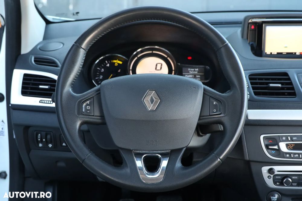 Renault Megane dCi 110 FAP Paris Business - 25