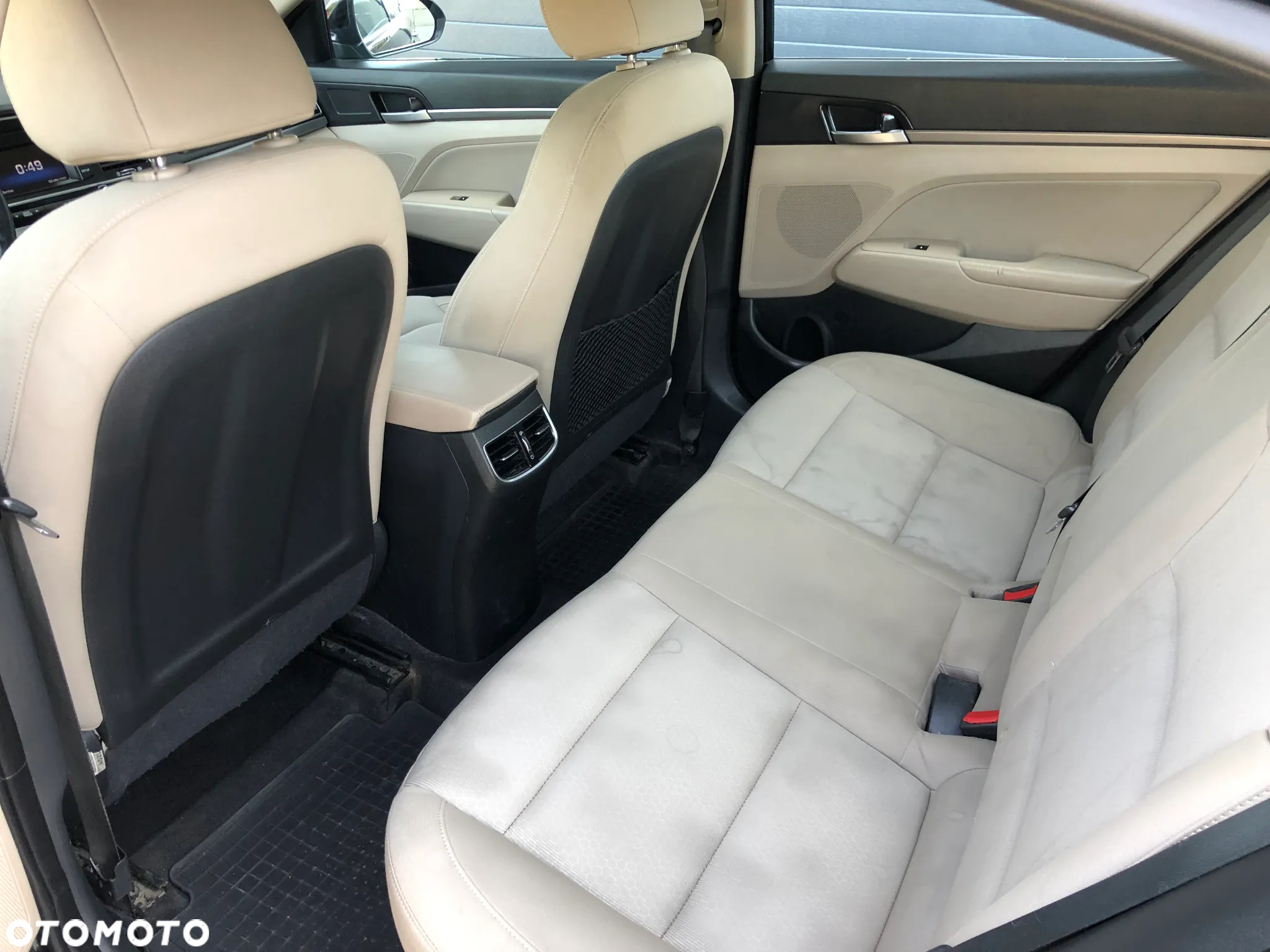 Hyundai Elantra 1.6 Comfort - 16
