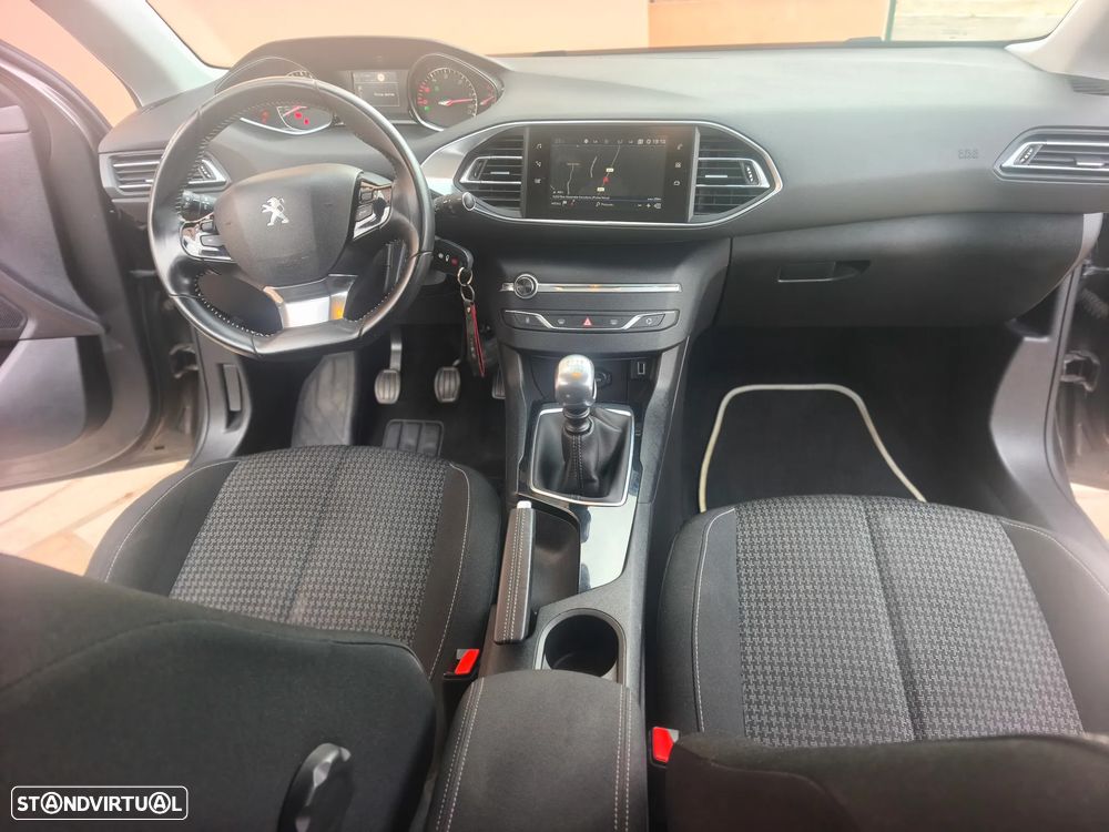 Peugeot 308 SW BlueHDi 130 Stop & Start Active - 11
