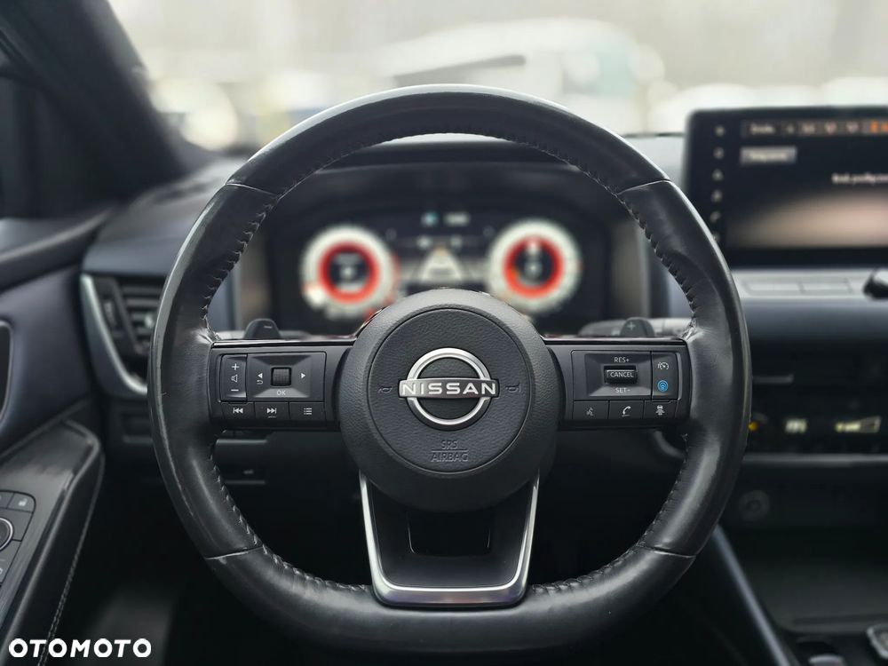 Nissan Qashqai 1.3 DIG-T DCT AKARI - 25