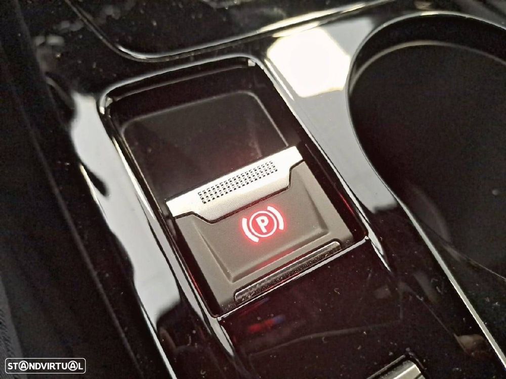 Peugeot 2008 1.2 Hybrid Allure e-DCS6 - 22