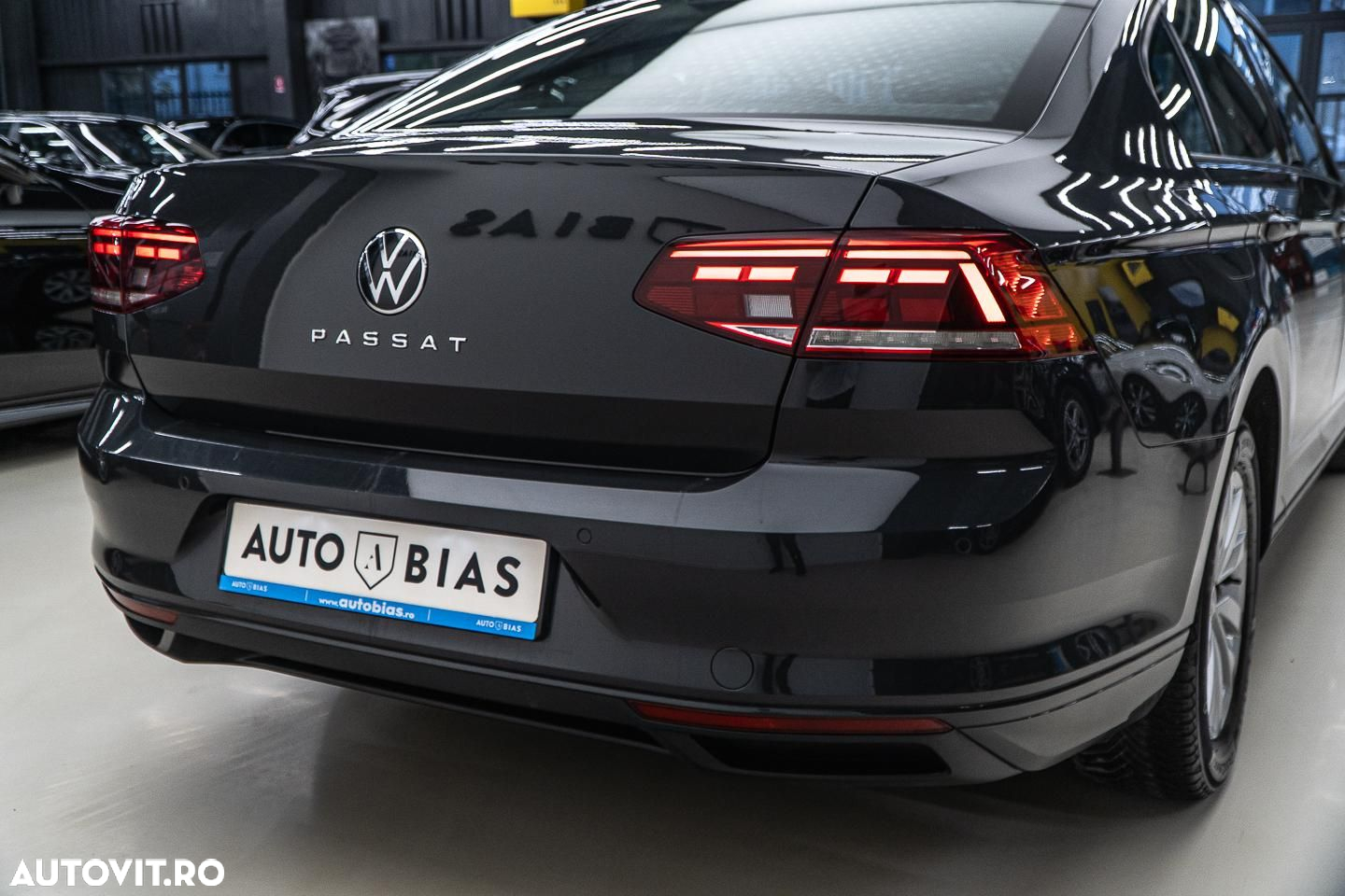 Volkswagen Passat 2.0 TDI DSG Comfortline - 14