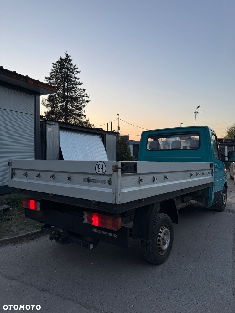 Mercedes-Benz Sprinter - 13