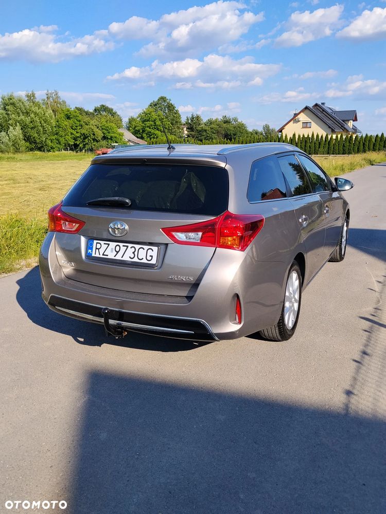 Toyota Auris 1.6 Premium Comfort - 5