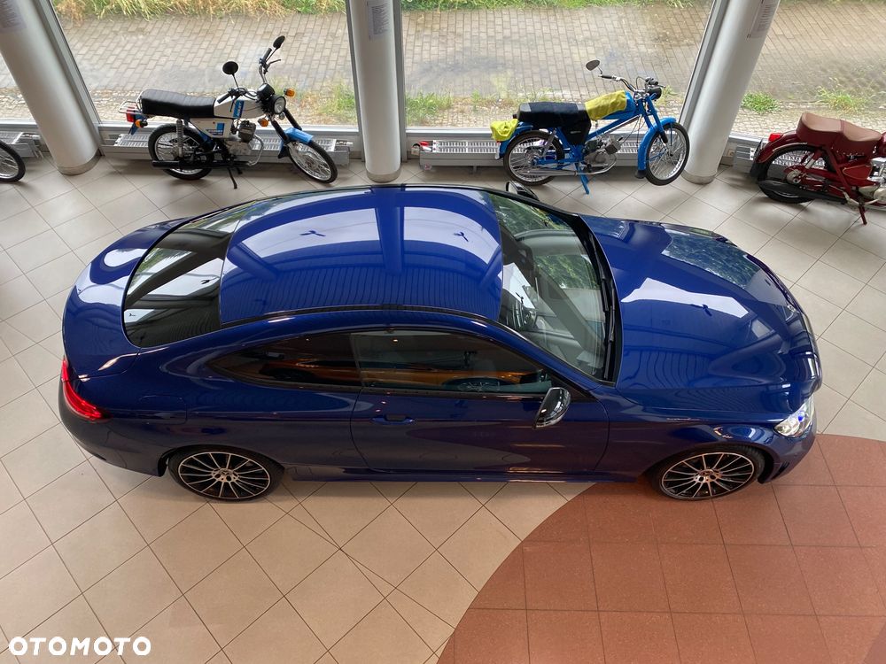 Mercedes-Benz Klasa C 220 d 4Matic 9G-TRONIC AMG Line - 2