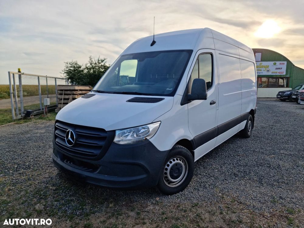 Mercedes-Benz Sprinter - 1